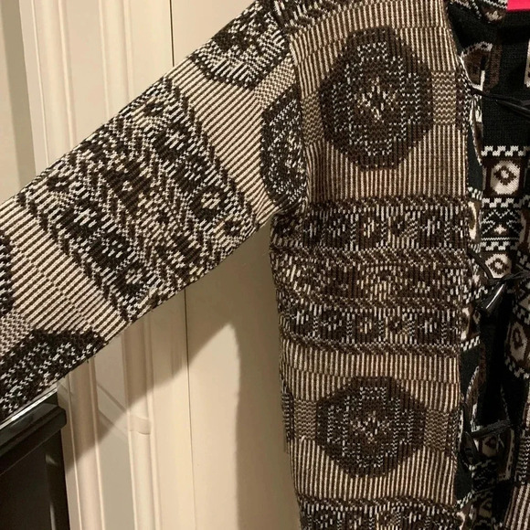 LF cardigan/ sweater / jacket - Picture 3 of 7